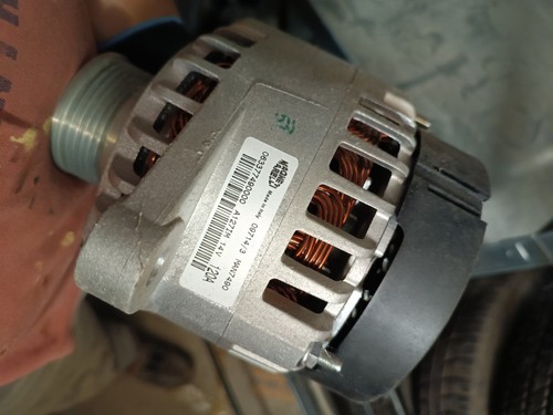 Lichtmaschine 120A für Opel Vectra C Astra Signum Zafira 0986049530 102211-8652