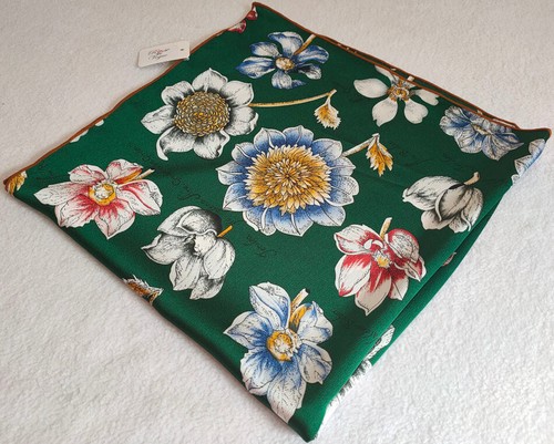 Luxury Head Square Silk Scarf,Ellegant Flowers Collection Patterned,65cmx65cm - Picture 12 of 12