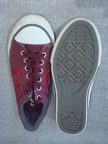 CONVERSE UK 1 1/2 MAROON QUILTED CANVAS TRAINERS BARELY WORN - Picture 3 of 4
