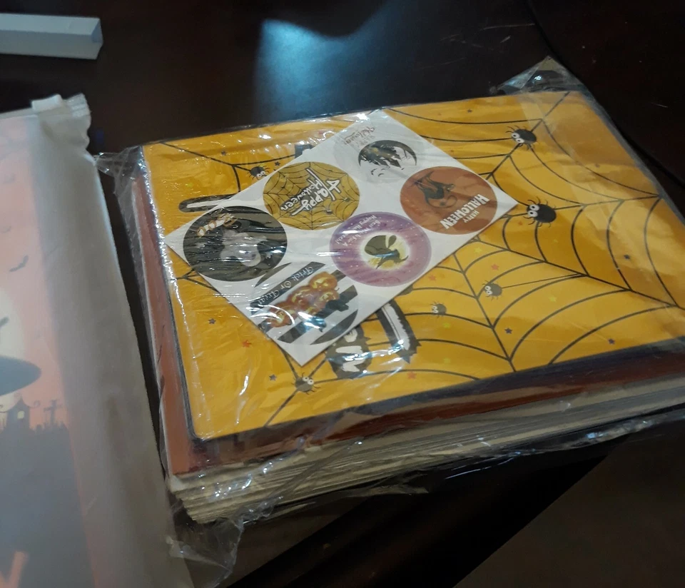 Pack de 24 tarjetas de Halloween con sobres paquete de 12 bolsas de regalos Foto 4 de 4