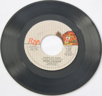 JOHN COUGAR CLOSE ENOUGH / HURTS SO GOOD 45RPM 7'' RECORD, RIVA (R-209)