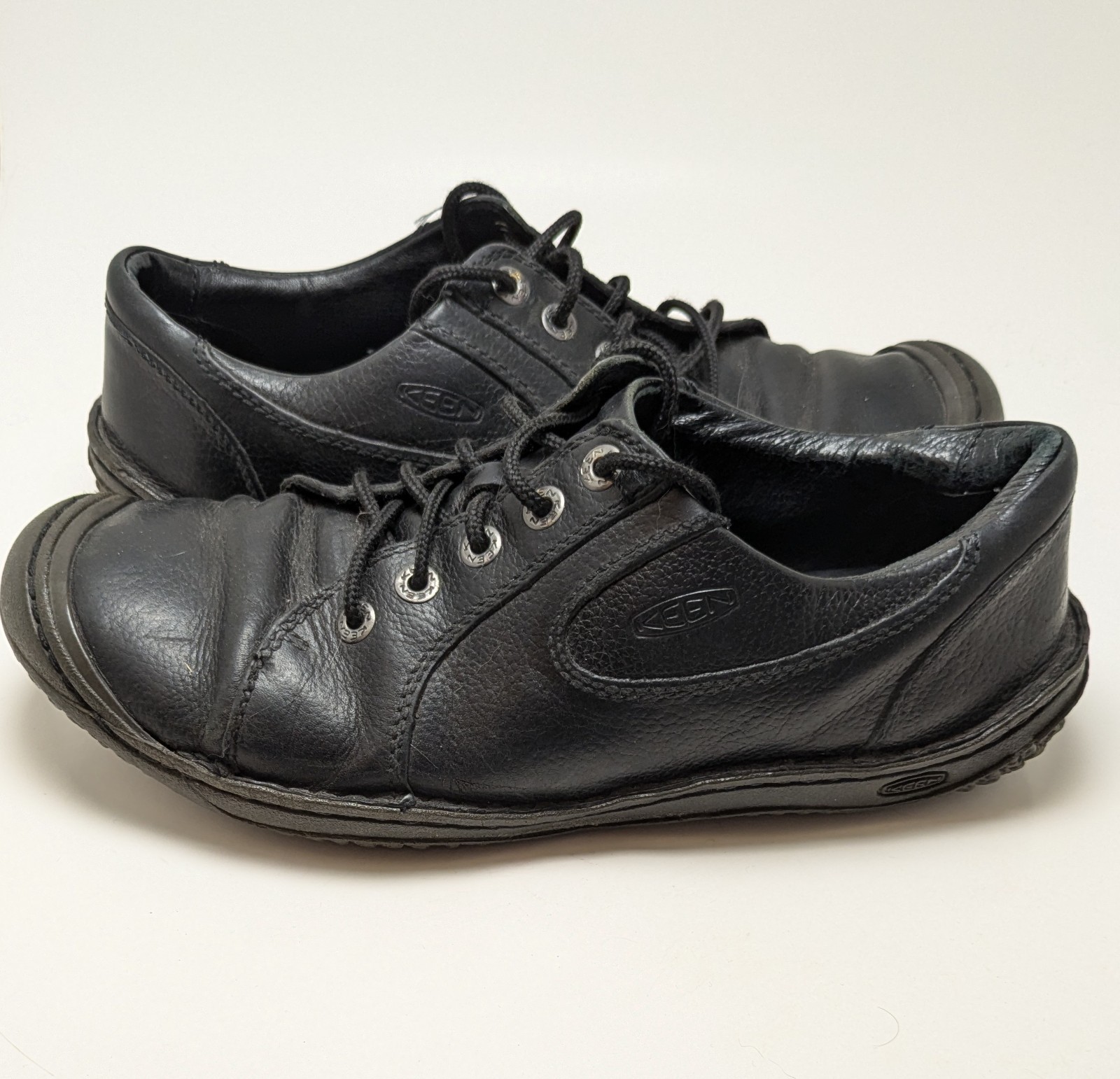 Scarpe Oxford stringate da passeggio Keen Denver 13005 in pelle nera da uomo taglia 10 5