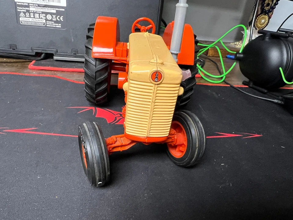 Vintage ERTL Case 600 Tractor, Orange | 1/16 Scale 289 1986 USA 98 - Image 3 of 4