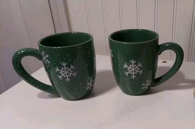Vintage Four Star Stoneware Coffee Mug Set of Two Snowflake Green 14 oz