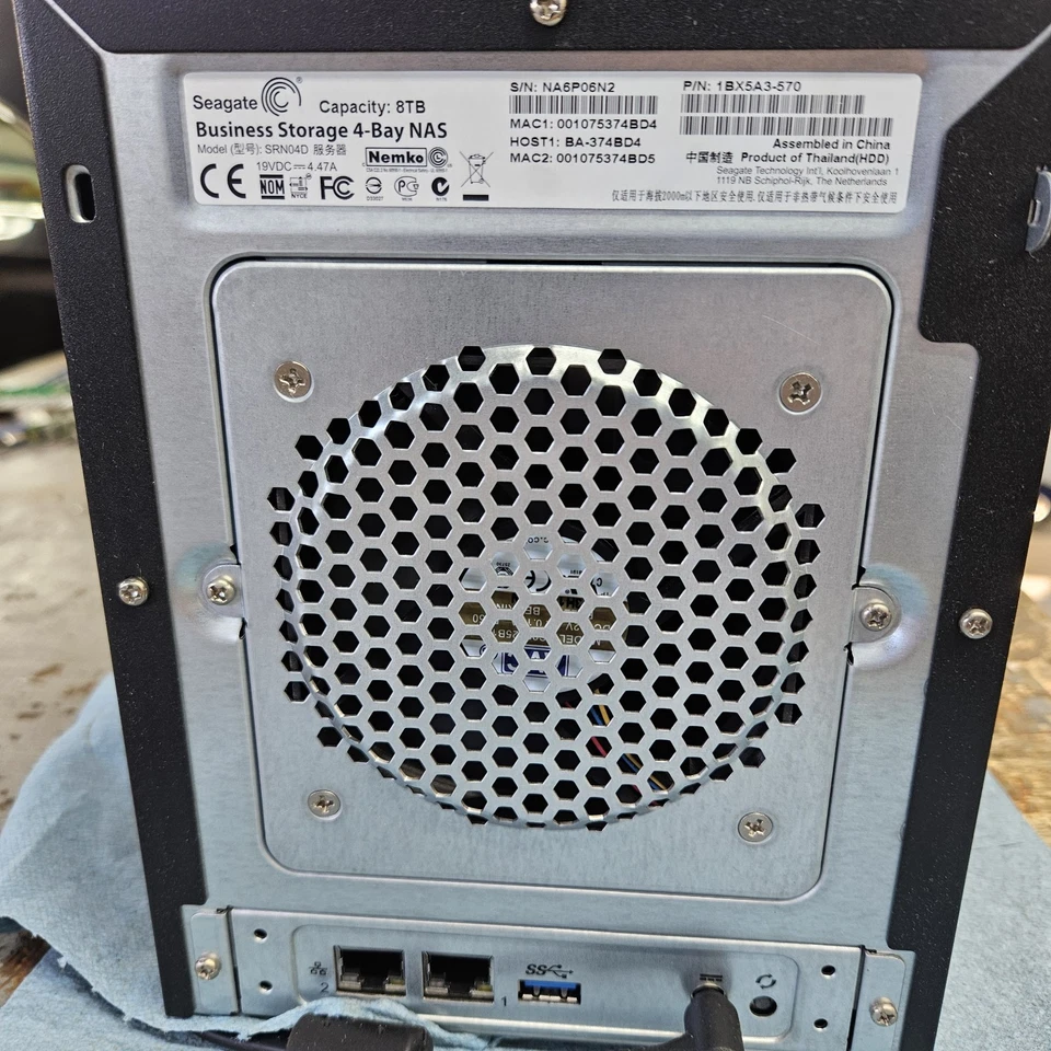 Seagate SRN04D 4-Bay NAS PRO WITH 3x 2TB BARRICUDAS 1x 750gb - 6.75TB TOTAL - Image 3 of 4