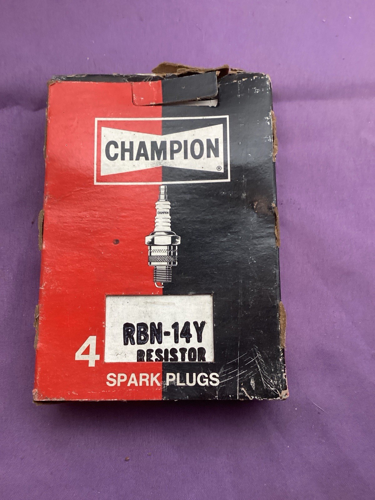 1520-Vintage 4 Pack Box Of Champion RBN-14Y Resistor Spark Plugs New In Box