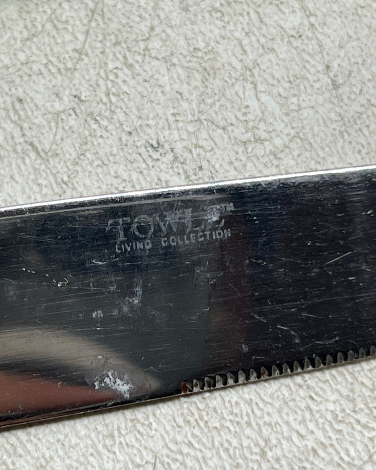 Towle Living Collection WAVE Flatware 37pc Stainless Steel Knives Forks Spoons