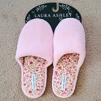Laura Ashley Pink Floral Slip-On Slippers Closed Toe Fabric Lined US 8.5