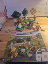 LEGO Minecraft: The Bee Farm 21165 put together once