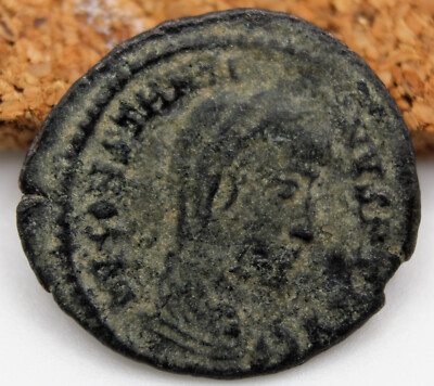 Roman Imperial | Divus Constantine I | AE3 | 337-340 | HAND OF GOD FROM HEAVEN