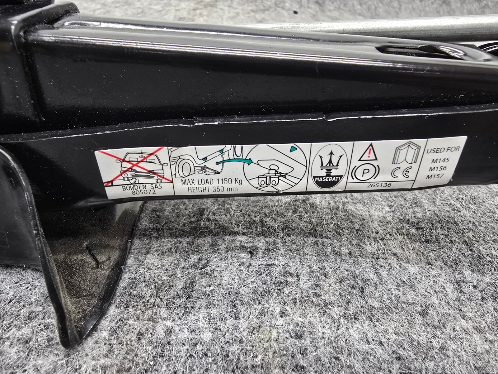 FLOOR JACK ASSEMBLY OEM 40K 14-19 MASERATI GHIBLI S QUATTROPORTE