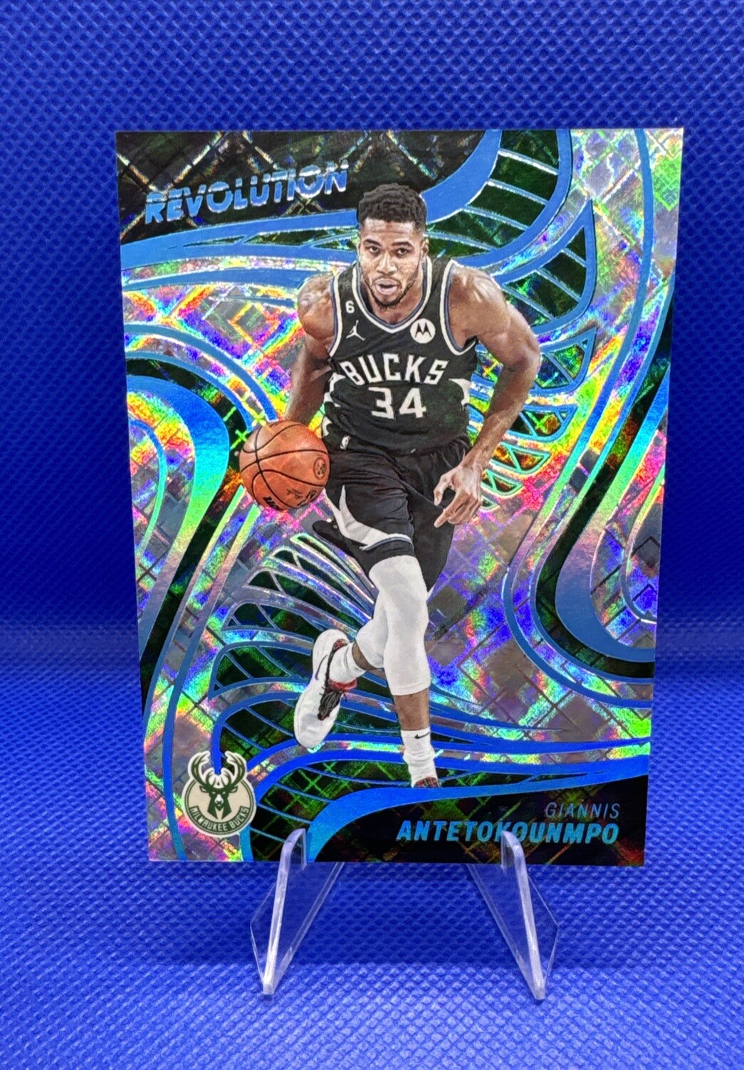 🌟 Giannis Antetokounmpo 2022-23 Panini Revolution Cosmic 22/99 MVP BUCKS #73
