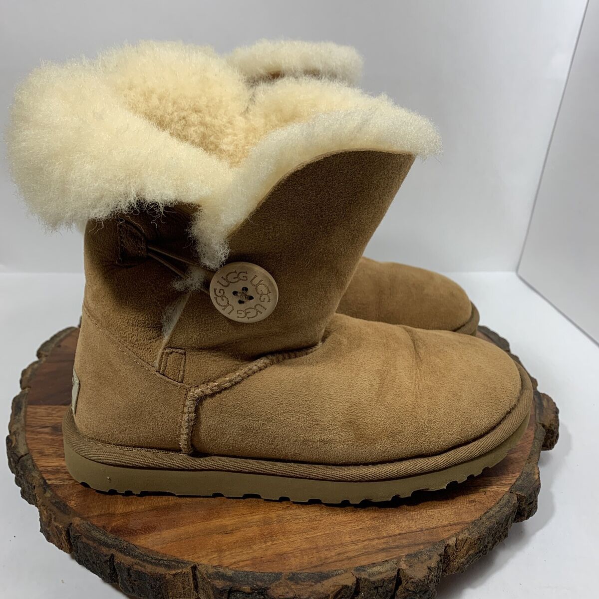 UGG 5803 Bailey Button II Sheepskin Boots Chestnut Brown UGG 5803 Bailey Button II Sheepskin Boots Chestnut Brown