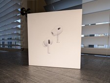 AUTHENTIC Apple AirPods Pro 2nd Gen MagSafe Charging Case Bluetooth In-Ear White