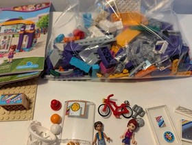 LEGO FRIENDS: Heartlake Sports Centre (41312) COMPLETE 