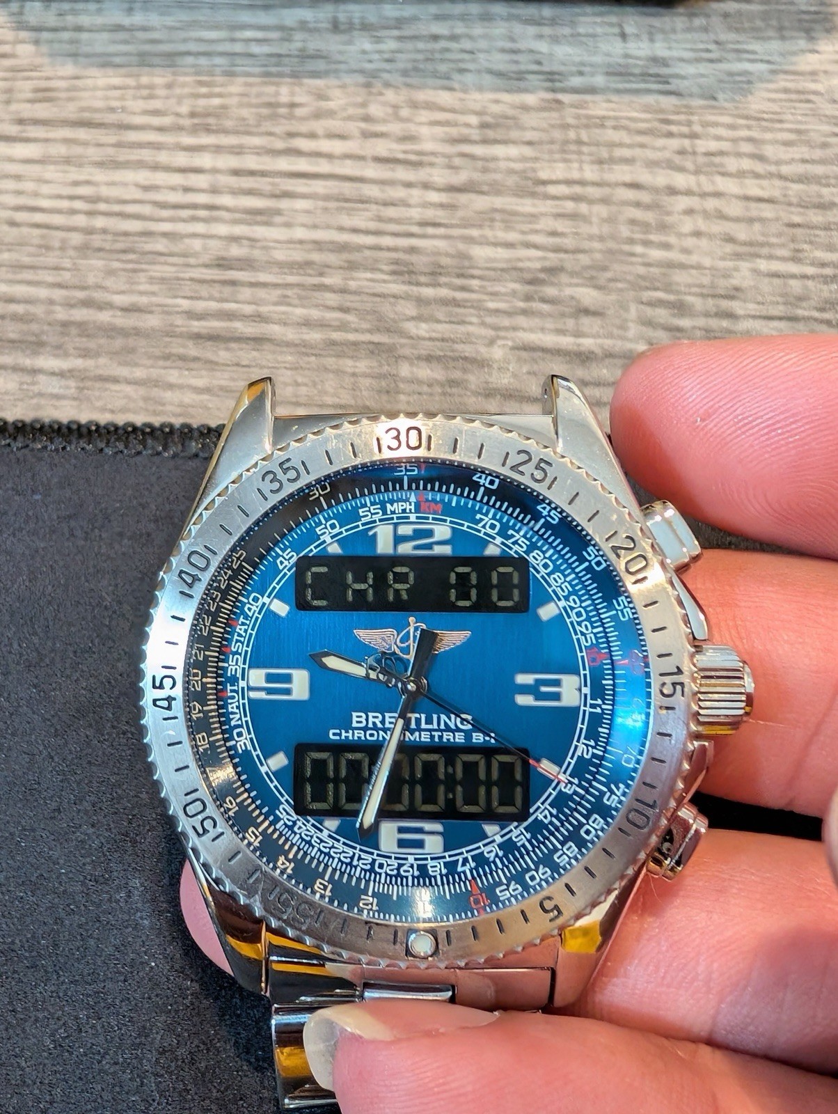 *READ DESCRIPTION!* Breitling Professional A78362 - image 6