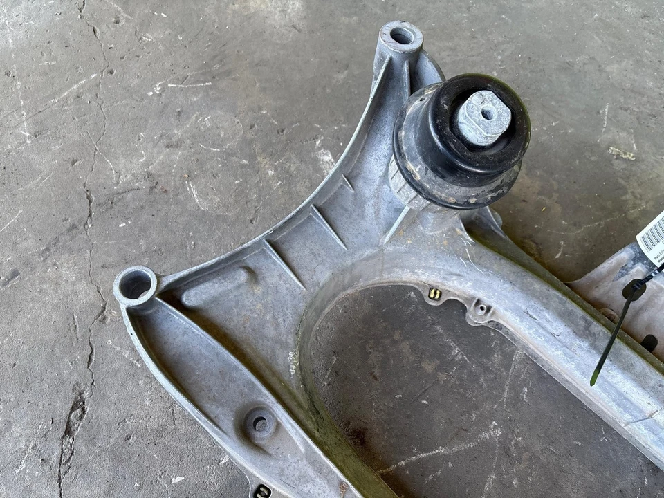 Lexus Is250 Is350 GS350 2006-2011 suspensión delantera subchasis travesaño fabricante original Foto 4 de 4