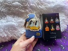 Mini Mochila Loungefly Pato Donald Mickey & Friends Misterioso Llavero Bolso Dije
