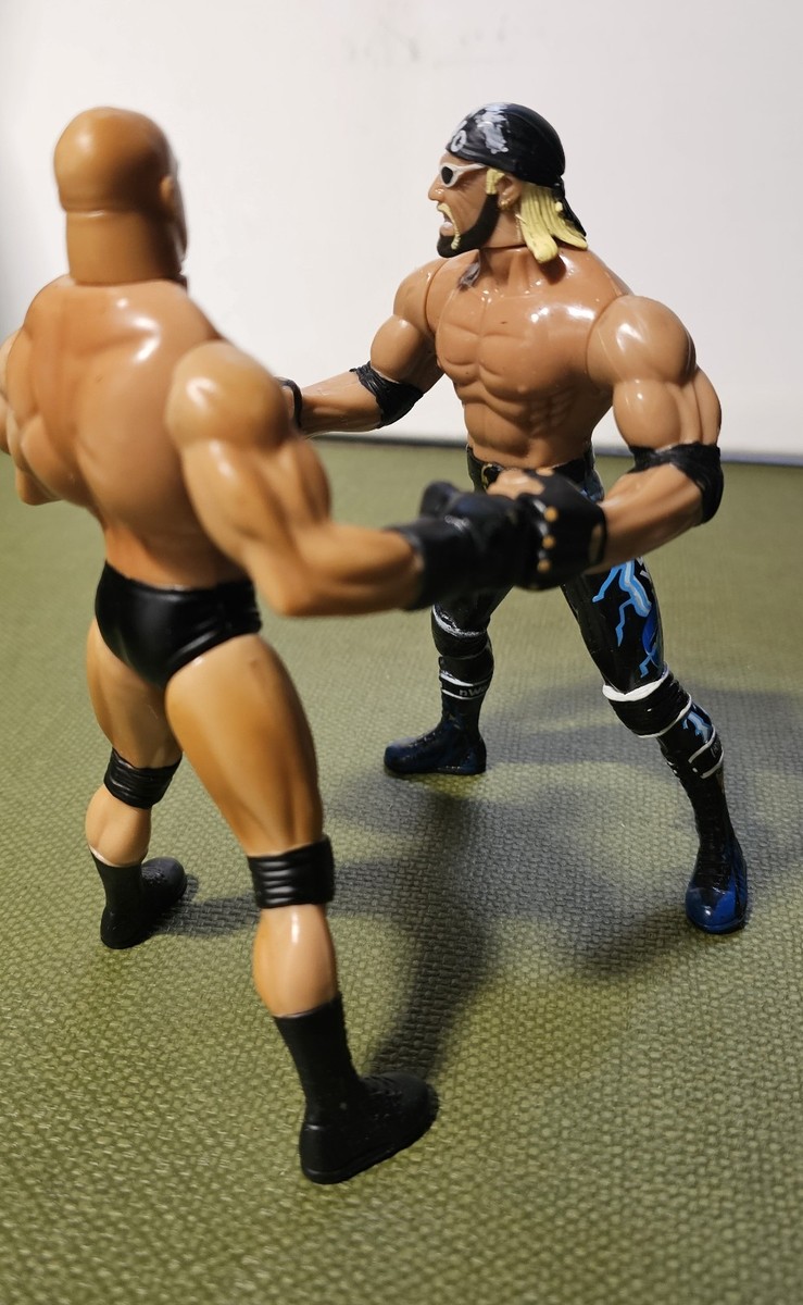 Hollywood Hulk Hogan & Goldberg WCW nWo Grip 'N Flip Wrestlers