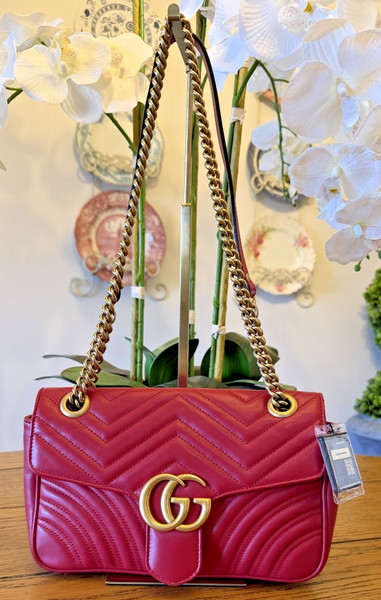 Gucci GG Marmont Matelasse' Chevron Shoulder Bag COA attached
