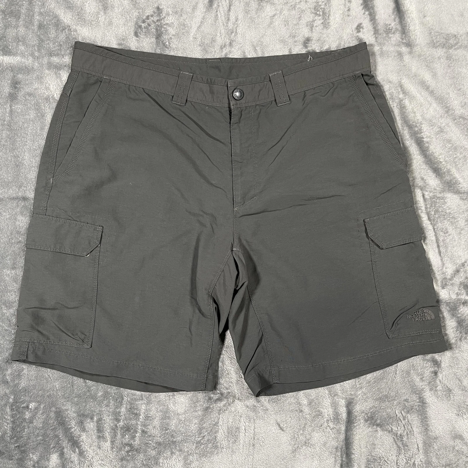 The North Face Cargo Shorts Mens 38 Gray Nylon Microfiber Pockets Outdoor Hiking