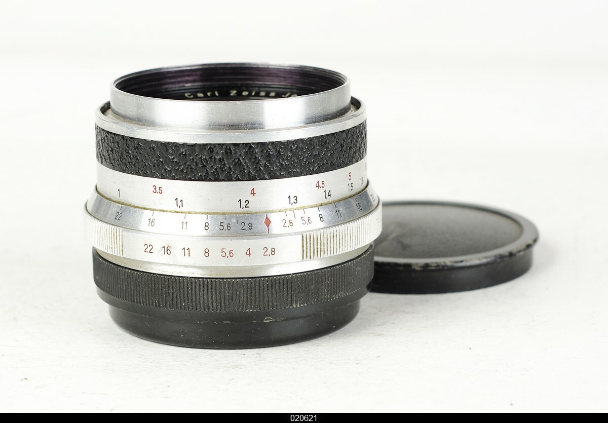 ペンタコンsix Carl Zeiss Jena Tessar 80mm 2.8 Carl Zeiss Jena Tessar 80mm F2.8 Pentacon Six Medium Format