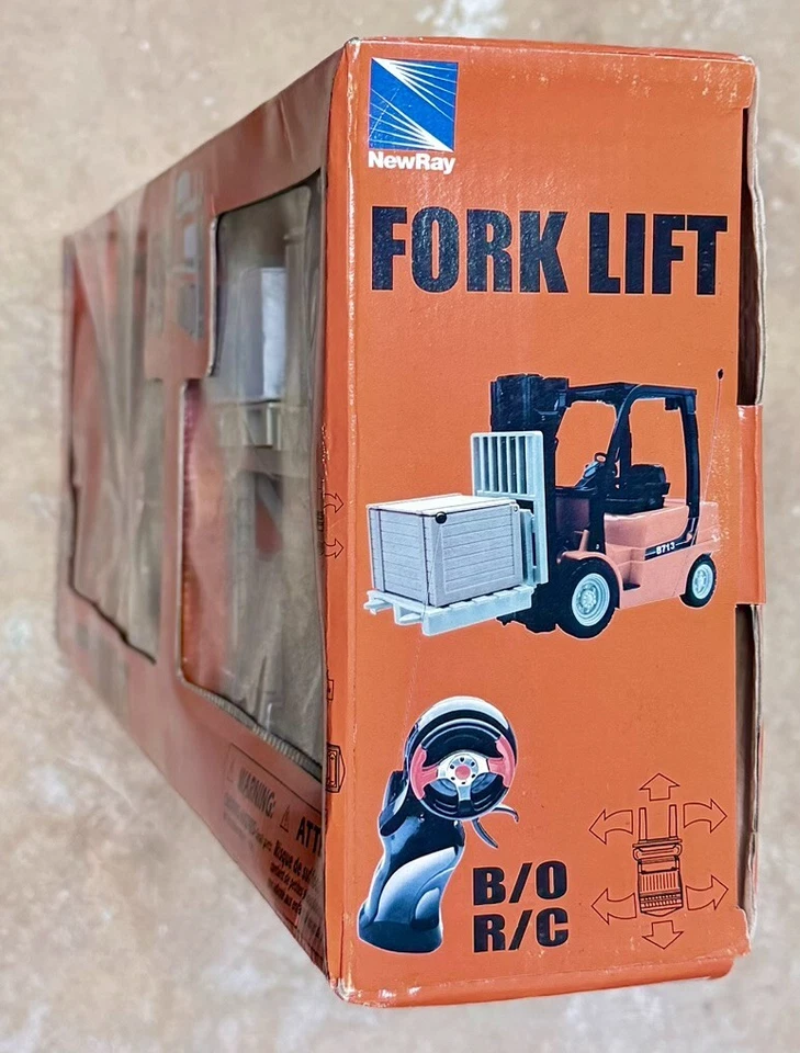 New-Ray - 1/14 - R/C Fork Lift and Accessories - NIB - Image 4 of 4