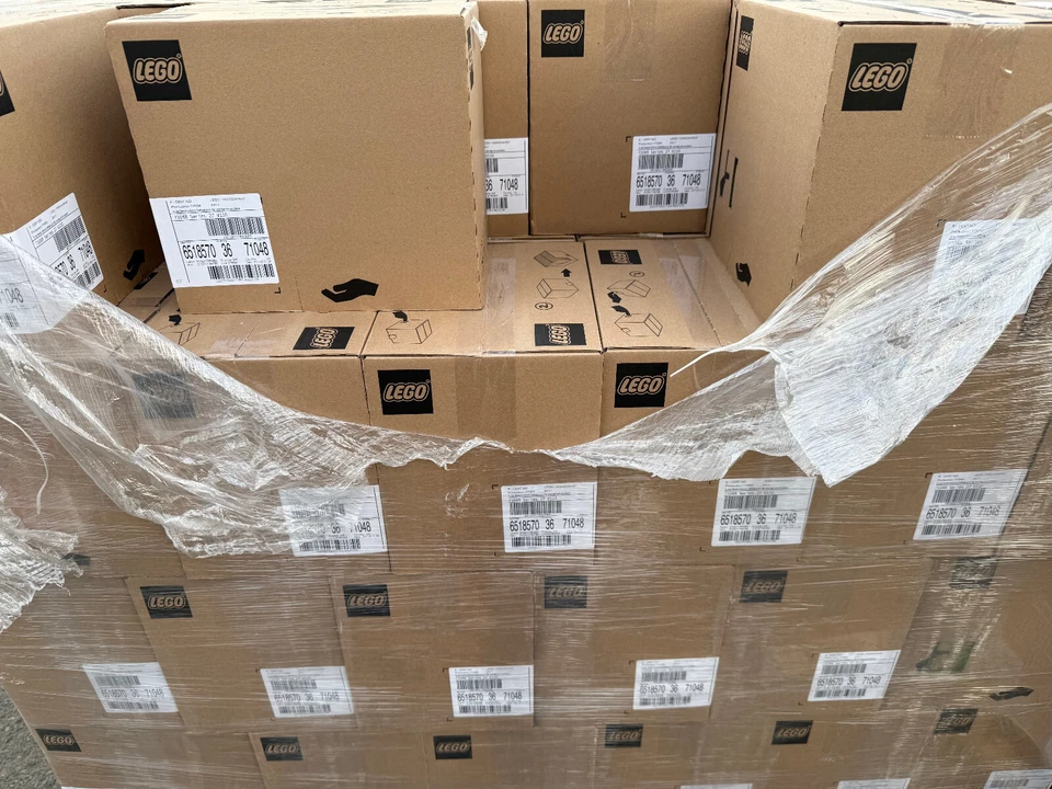 Factory Case of 36 Lego Series 27 CMF 71048 (In Stock!) - Image 3 of 4