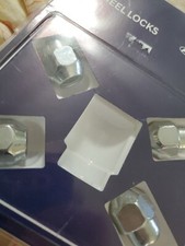 4 Genuine Hyundai Wheel Nuts as pictured made in usa