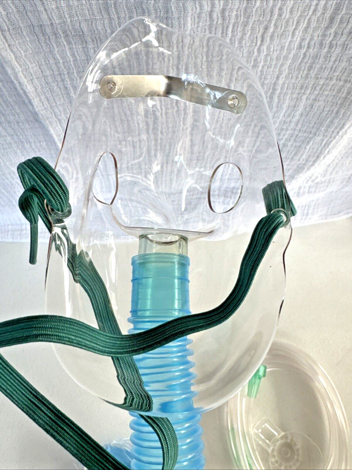 AirLife Oxygen Mask Masks Vinyl 7 Feet Tubing 001255U Expires 04/2027 -Lot of 5