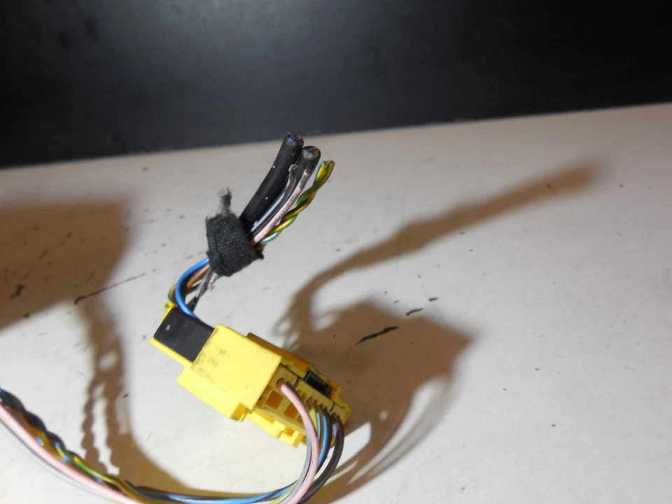 V23540-M5310 -Y40 Wiring Connector Plug 08-14 Mercedes Benz W221 S550 S450 S600 - Image 3 of 4