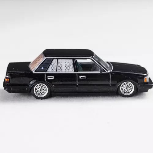 XCARTOYS 1/64 PERSONALIZADO TOYOTA CROWN GEN.7 + FIGURA Y51-08 EDICIÓN ESPECIAL - Imagen 5 de 7