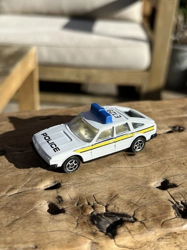 Corgi white Rover 3500 Police Car Vintage 1970s Made in GB Diecast Toy Car E129