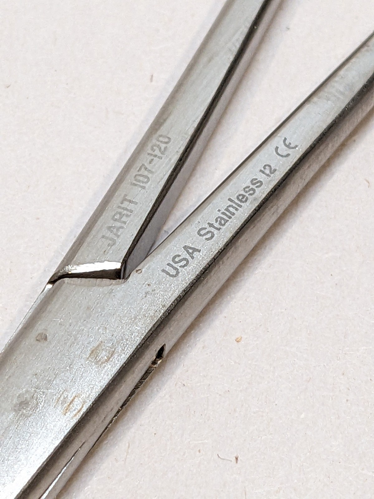 (1) Jarit 107-120 Crile Hemostat Straight 5.5″ Matte Stainless Surgical