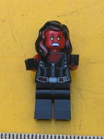 LEGO Red She-Hulk Minifigure Marvel Avengers Super Hero Brave World 76078 (2017)