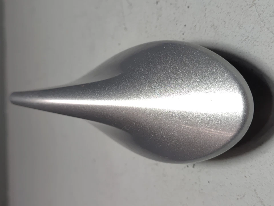 Toyota Camry 2020-2024 2,5 L techo trasero aleta de tiburón antena plateada *1J9* OEM Foto 3 de 4