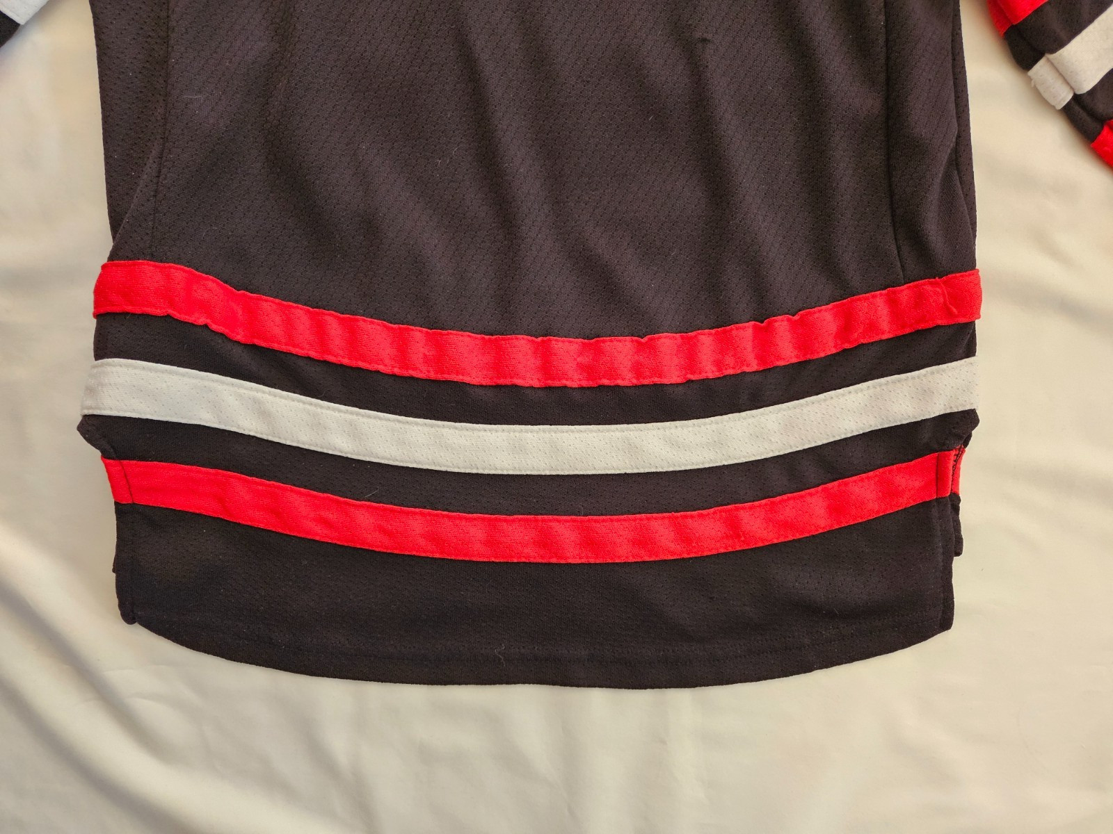 Chicago Blackhawks REEBOK Jersey Youth S/M Hockey NHL Read Description thumbnail 9