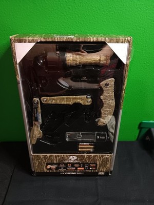 Mossy Oak 3PK Everyday Carry Gift Set - Flashlight - Multi tool - Blade