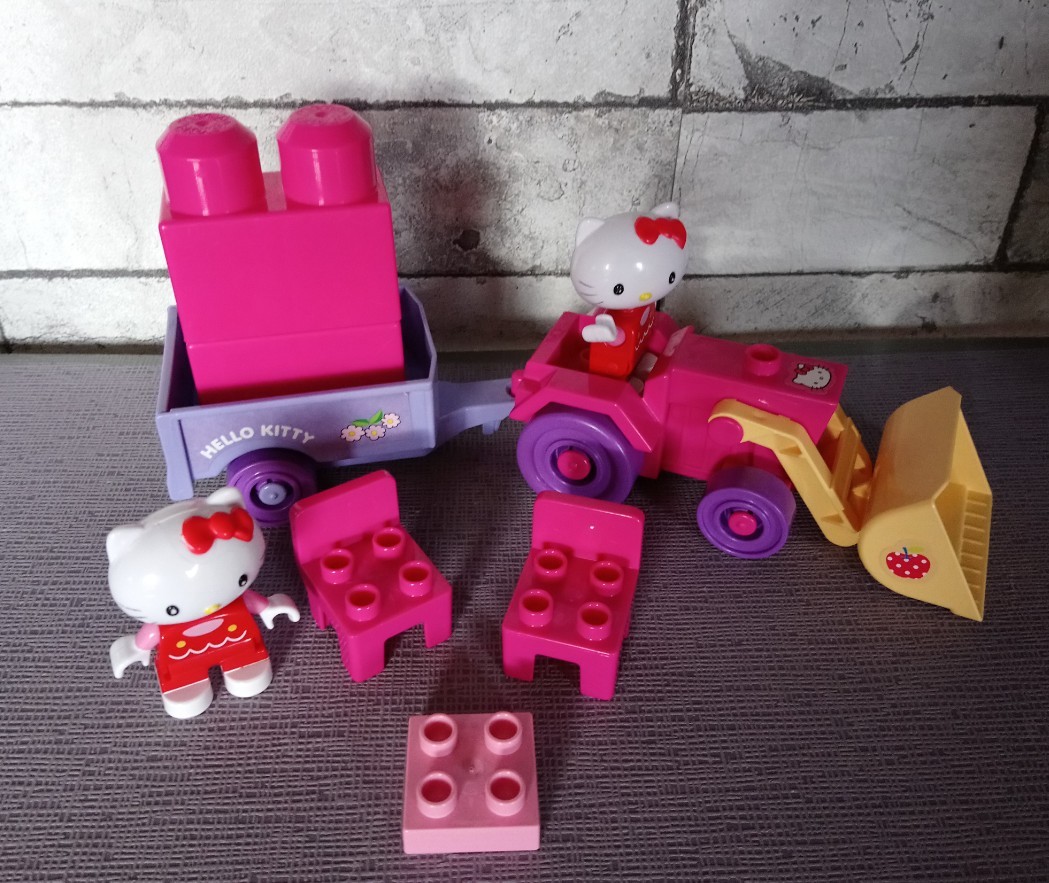 Mega bloks Hello Kitty tracteur remorque chaises hello cadeau