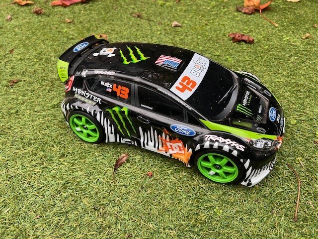 LOOK RARE!!!! Traxxas - Ken Block Gymkhana Fiesta Brushless - 1/16