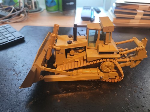 Caterpillar D11N Impact Ripper Launch Edition Conrad 1:50 Model #2854 - Picture 3 of 4