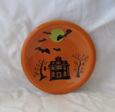 TARGET HOME  8'' Ceramic Dessert Plate Halloween HAUNTED HOUSE Bats Spooky Trees
