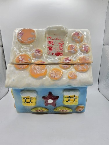 Vintage Ucagco Ceramic Gingerbread Cookie House Cabin Jar Made In Japan Adorable - Picture 3 of 13