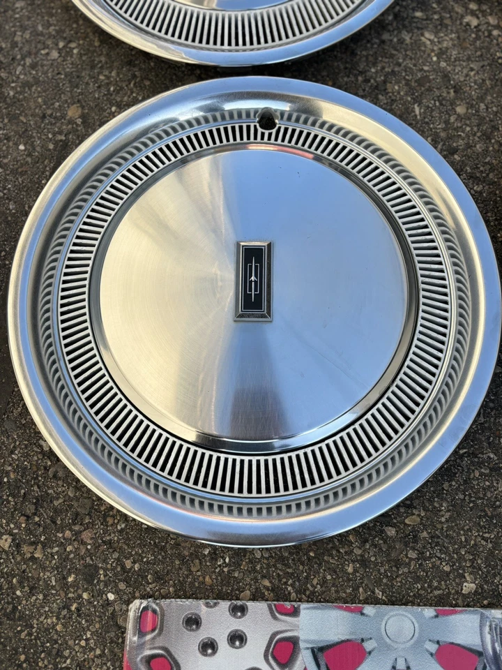 1978-80 Vintage Oldsmobile Cutlass 14” Hubcaps Set 4 Beautiful Rare White Color - Image 2 of 4