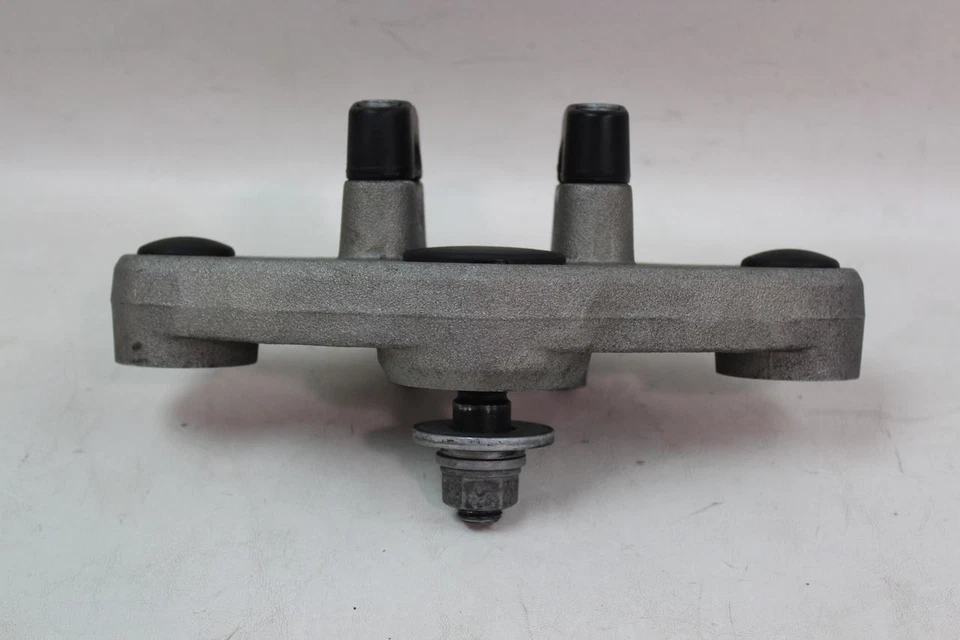 BMW K1200LT 2007 Upper Triple Tree Yoke Clamp - Image 3 of 4