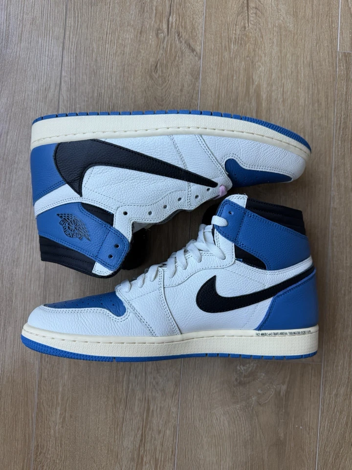 Jordan 1 Retro x Diseño Fragmento x Travis Scott Azul Alto - Talla 12 Foto 3 de 4
