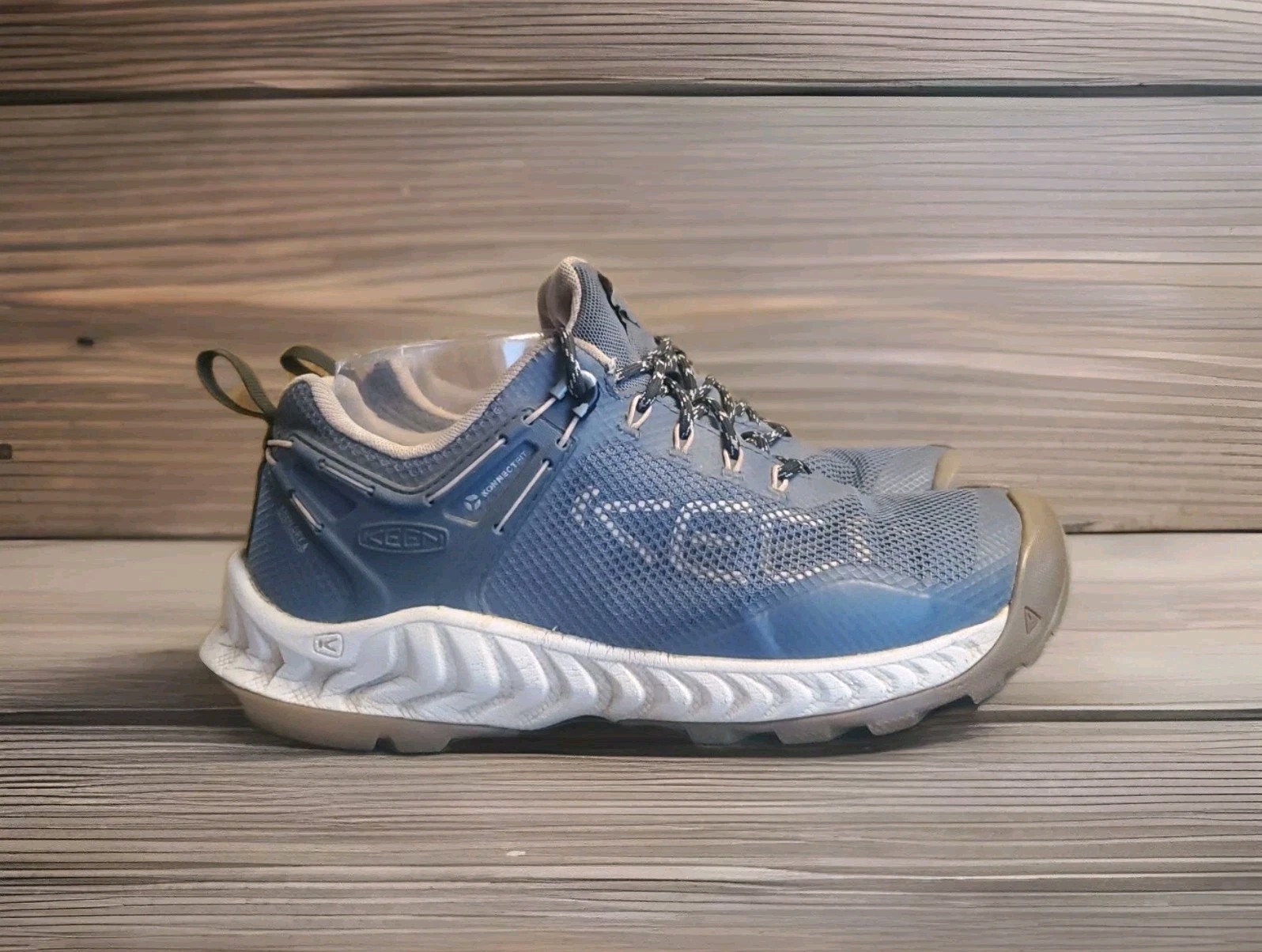 Scarpe da trekking sportive Keen Nxis Evo da donna taglia 8 blu