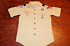 Boy Scouts of America BSA Men's Shirt Tan Small Sewn Patches Short Sleeve