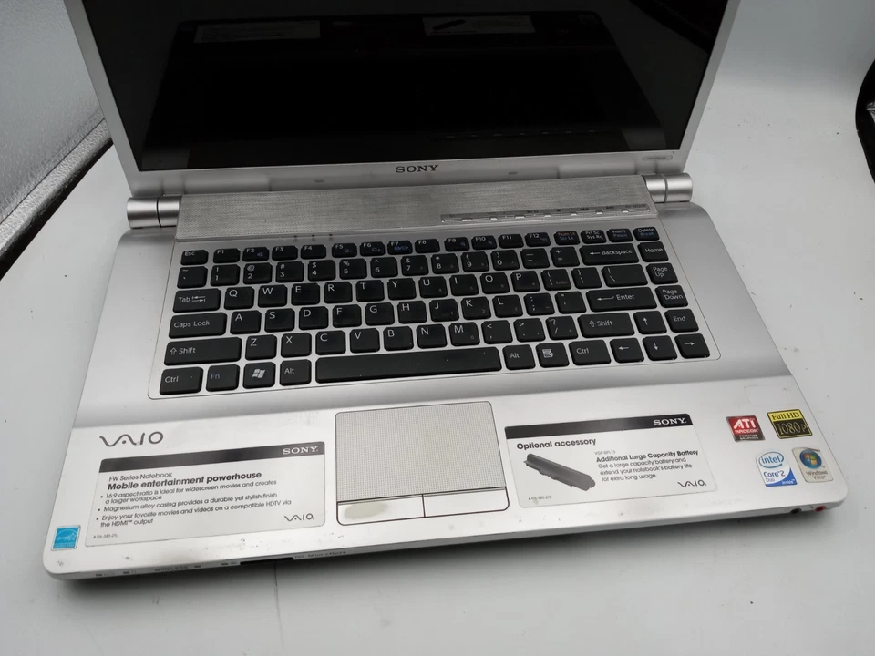 Sony Vaio VGN-FW139E 16.4" Laptop Intel Core 2 Duo 3GB RAM - BOOTS - READ  -RR - Image 2 of 4