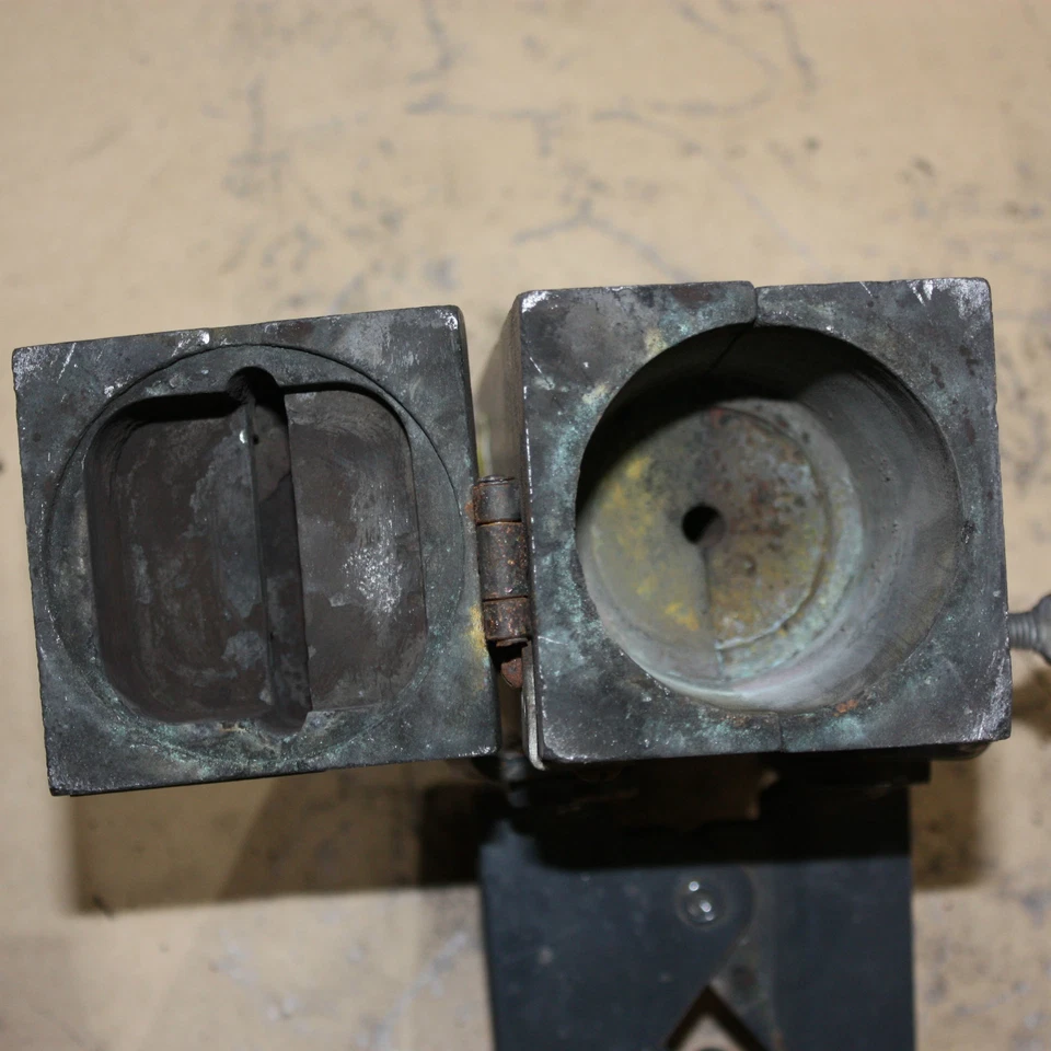 Erico Cable to Cable Copper Thermite Graphite Welding Mold handle clamp PTCY6Y6 - Image 3 of 4